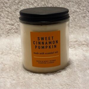 Sweet Cinnamon Pumpkin single wick candle